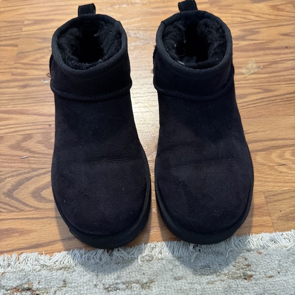UGG Classic Mini Ankle Boots Round Toe Women's Black US 7 EU 38